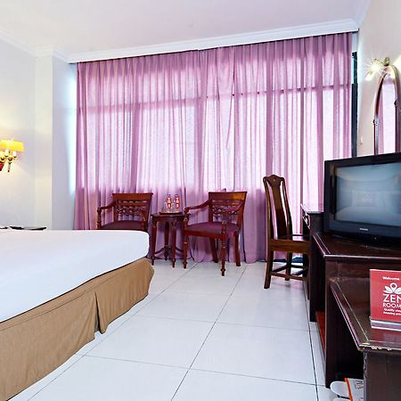 Zen Rooms Soekarno Hatta Buah Batu Bandung Buitenkant foto