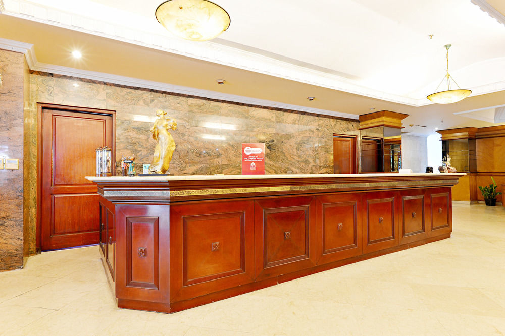 Zen Rooms Soekarno Hatta Buah Batu Bandung Buitenkant foto